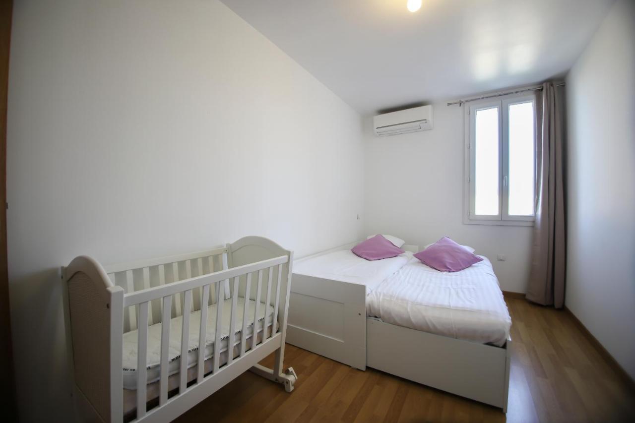 Maison tendance avec jardin, centre village, Alpilles, familles Eyragues Extérieur photo